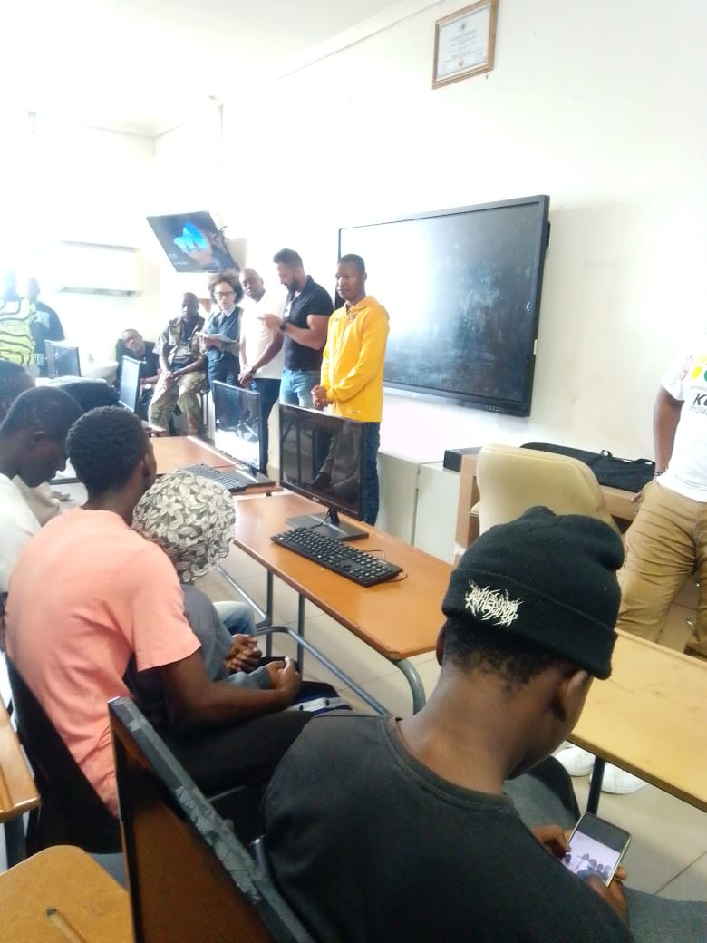Digital access in the PC lab